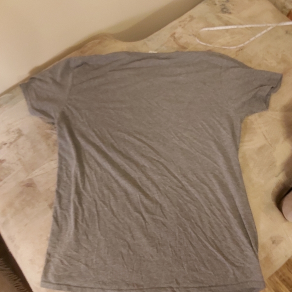 XL Gildan Men's T-shirt with Fishing Design - Picture 5 of 5